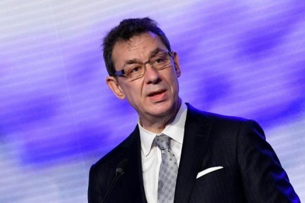 El CEO de Pfizer, Albert Bourla, da positivo a Covid-19 con síntomas leves
