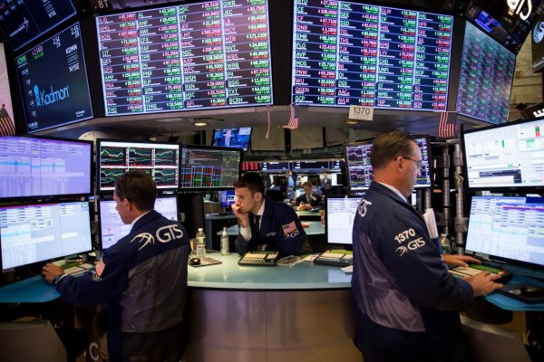 Wall Street cierra en verde y Dow Jones gana pese a la desaceleración en China