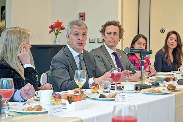 <p>El ministro de Energía, Claudio Huepe, junto al presidente ejecutivo de Generadoras de Chile, Claudio Seebach.</p>