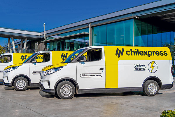 <p>Chilexpress concreta el aterrizaje de su primera flota de 120 vehículos eléctricos en cuatro ciudades</p>