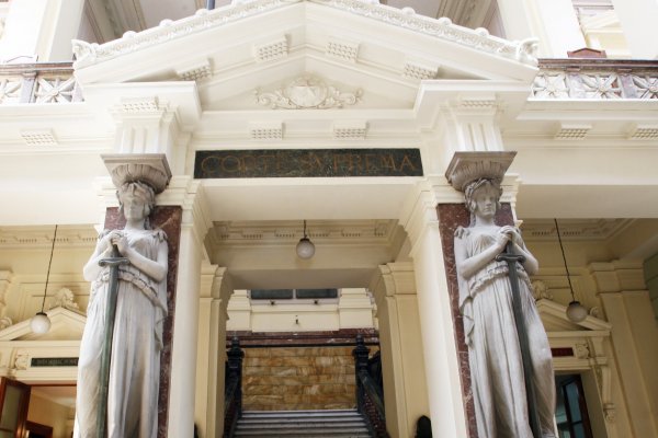 <p>La otra cara del fallo de la Suprema por isapres: pone fin a la "extrema judicialización" por alzas de los planes de salud</p>