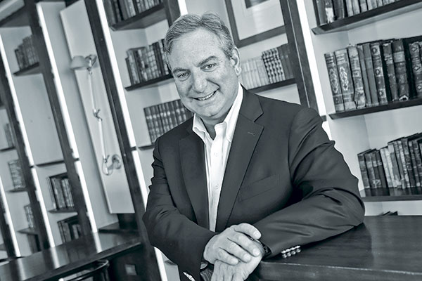 Alfonso Silva, socio de Carey a cargo del Grupo Corporativo/TMT: “Con el actual grado de desarrollo de las redes de telecomunicaciones en Chile no veo la necesidad de una empresa estatal”