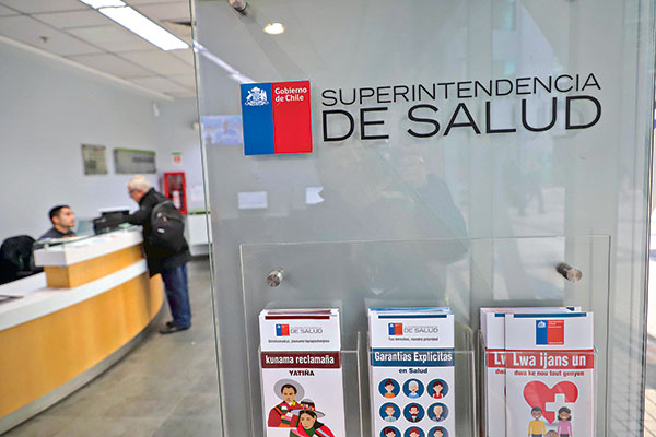 Fallo por isapres: regulador instruirá “vía óptima” para devoluciones pero mantiene en suspenso nuevo ajuste de planes