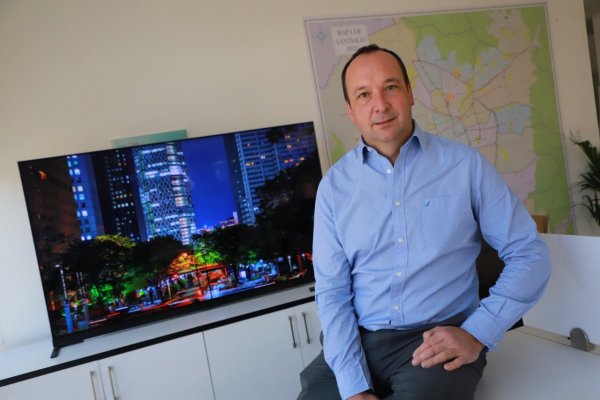 <p>Eduardo Roman, vicepresidente de Ventas y Marketing de Hisense en Chile. Foto: Julio Castro</p>
