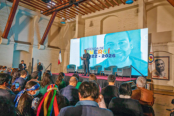 <p>Ministro Huepe y descarbonización: “Vamos a empezar a trabajar ahora con la industria”</p>