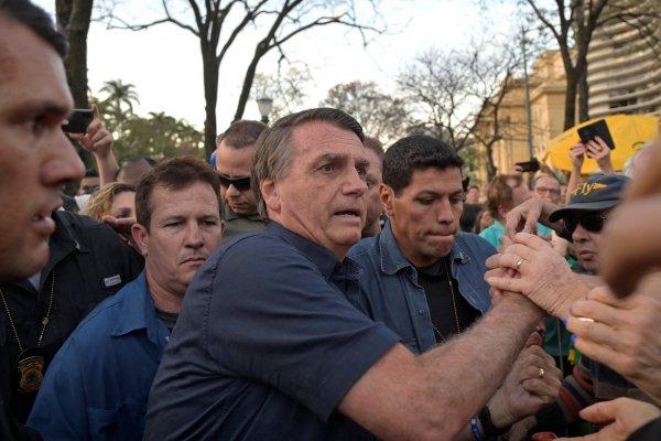 Ejecutivo califica de "inaceptables" comentarios de Bolsonaro sobre Boric y entregará nota de protesta a embajador de Brasil