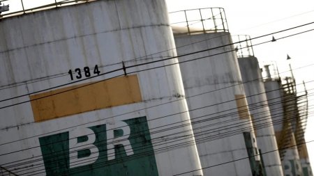 Brasileña Petrobras reducirá el precio del gas para aviación en 15,7% a partir de septiembre
