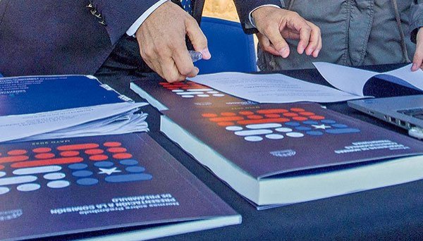 <p>La batería de proyectos que debería tramitar el Congreso para implementar una nueva Constitución si gana el Apruebo</p>