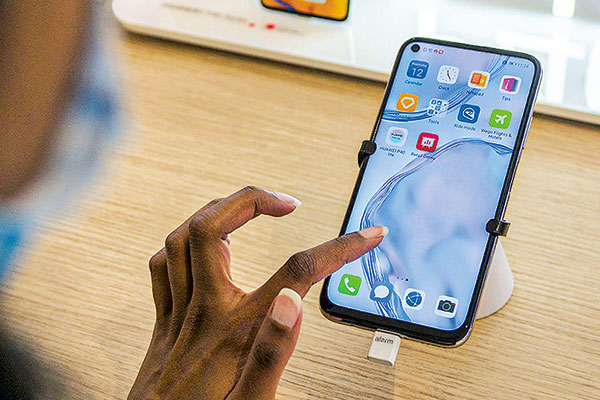 Huawei cerrará tiendas físicas en Chile para potenciar venta en canal online y retail