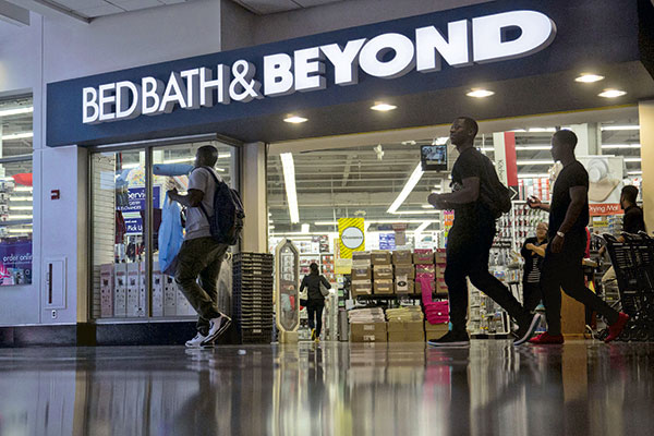 Muere ejecutivo de Bed Bath & Beyond tras caer de un edificio en Nueva York