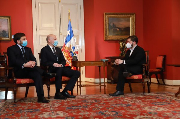 Boric inicia diálogos para definir a la brevedad un nuevo proceso constitucional