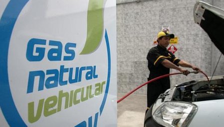 Perú amplía presupuesto para programa de conversión de vehículos a gas natural