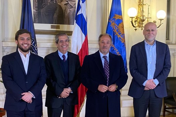 Presidentes del Senado y la Cámara se reúnen con la CUT y la CPC en "maratón" de encuentros por nuevo proceso constituyente