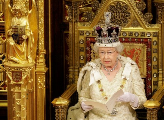 <p>La reina Isabel II fallece a los 96 años de edad. </p>