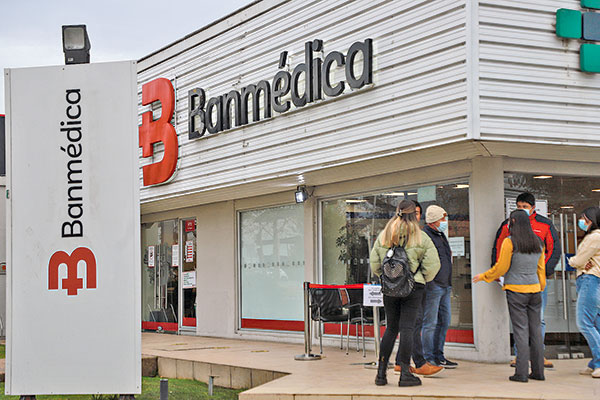 Ganancias de Empresas Banmédica cayeron 35% por retroceso de isapres