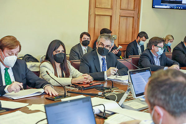 <p>Hacienda adelanta 27 cambios tributarios: ajusta impuesto al patrimonio y crea nuevo beneficio a arriendos</p>