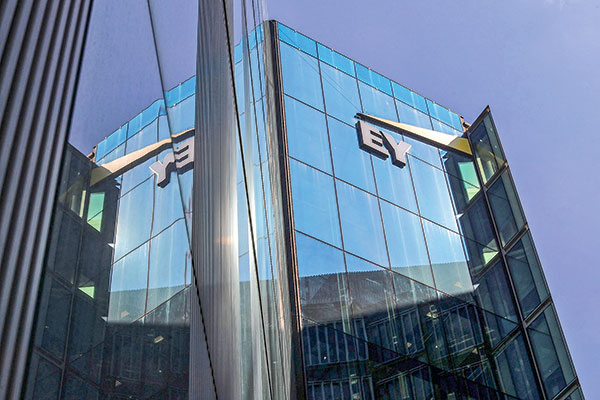 <p>EY Chile se reúne con sus clientes para explicar proceso de división y sus 78 socios locales se aprestan a votar</p>