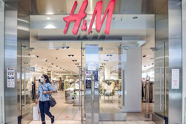 <p>Las ventas de H&M decepcionan y la minorista sueca se queda detrás de su rival Zara</p>