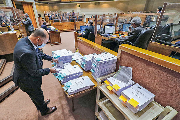 Hacienda aumentará exigencias para que programas mal evaluados accedan a recursos