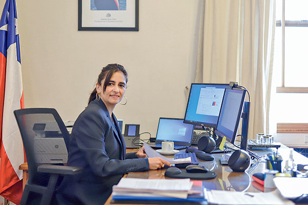 <p>La subsecretaria de Hacienda, Claudia Sanhueza. </p>