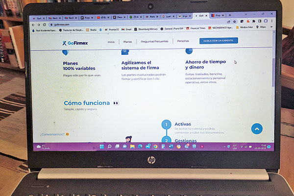 <p>La startup digitaliza trámites como contratos de trabajo o arriendo, promesas de compra-venta o declaraciones juradas.</p>