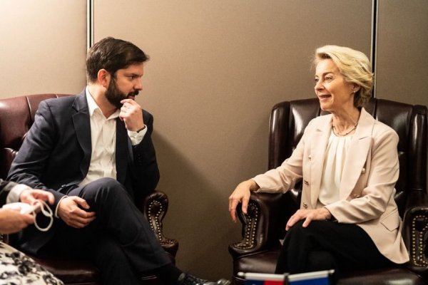 Tras reunión con presidenta de la Comisión Europea, canciller Urrejola reafirma interés por firmar modernización del acuerdo con la UE este año