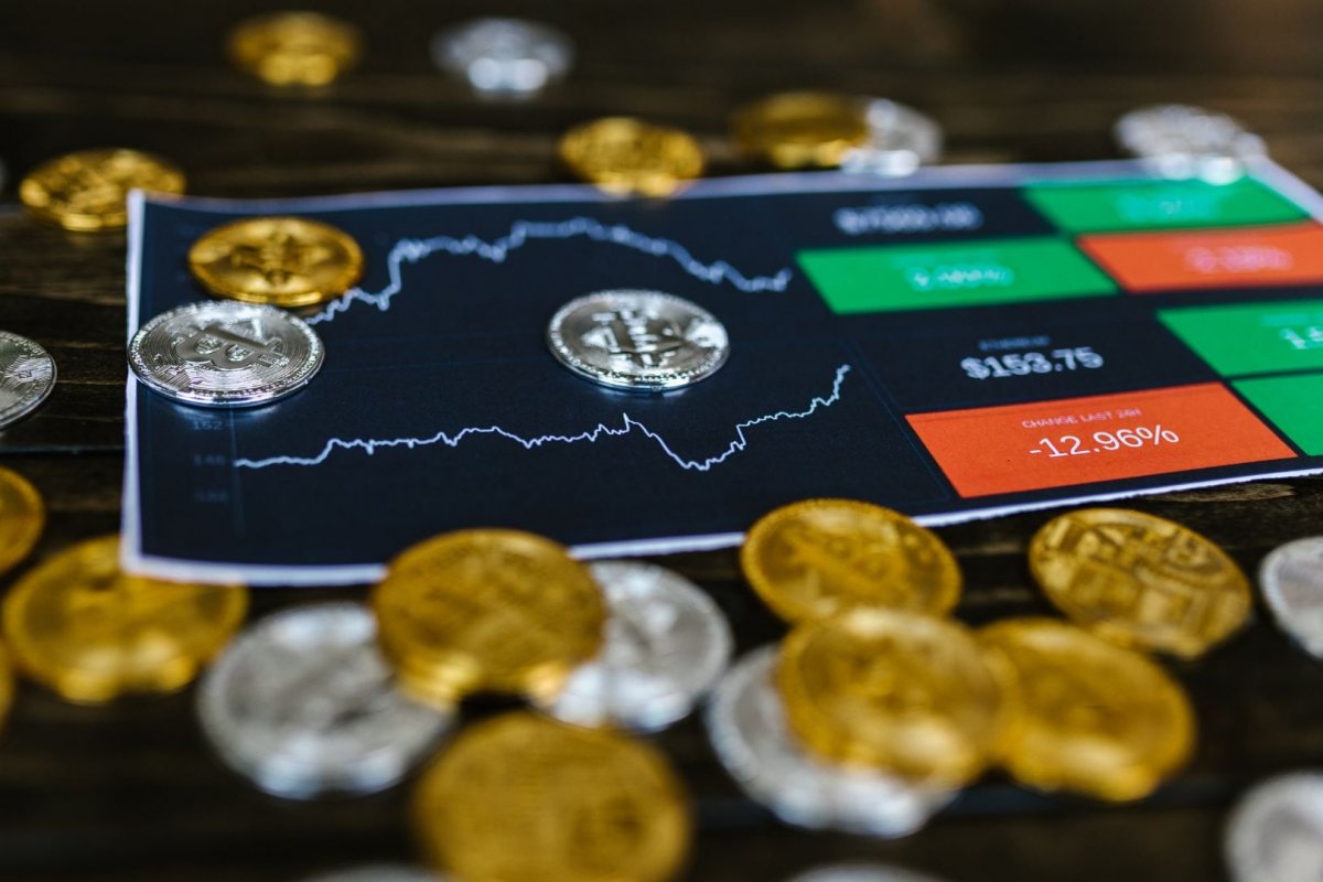 <p>Bitcoin continúa en mínimos de tres meses luego de que la Reserva Federal aumentara las tasas de interés</p>
