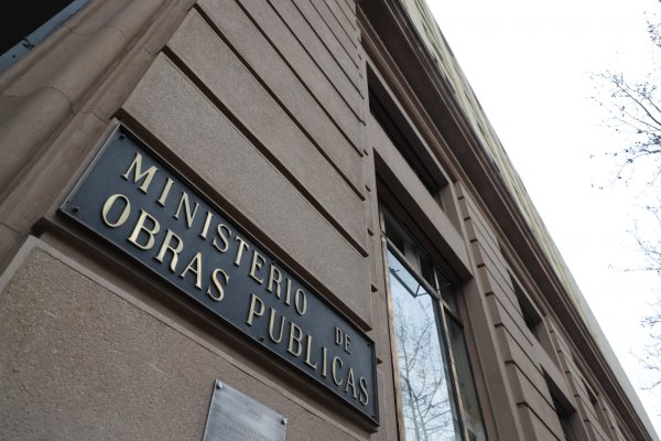 <p>Panel de concesiones respalda a AVO en cobro de tarifas</p>