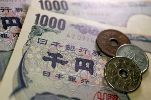 <p>Japón interviene en el mercado de divisas para frenar la caída del yen</p>