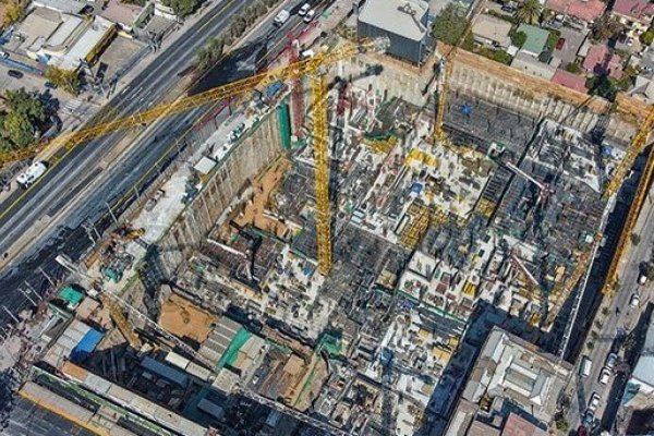 <p>Inversionistas del fondo que invierte en proyecto paralizado en Plaza Egaña acuerdan rebaja de retornos</p>