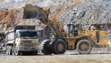 Gold Fields apunta a un joint venture con Glencore para comprar mina Yamana en Argentina