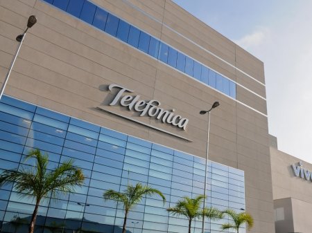 La reconversión de Telefónica con nuevos socios, fibra óptica y sin ventas de activos en la región