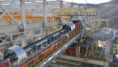Anglo American muestra preocupación por revisión de permisos de agua para faena en Perú
