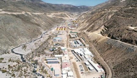 Permisos de agua de minera Quellaveco seguirán a la espera de decisión de tribunal