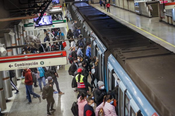 <p>Se enreda presupuesto del Metro: Renovación Nacional condiciona apoyo a salida de director Nicolás Valenzuela</p>