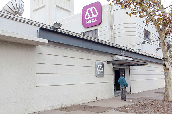 Mega renuncia a 10 concesiones análogas: “El avance tecnológico las ha ido dejando obsoletas”
