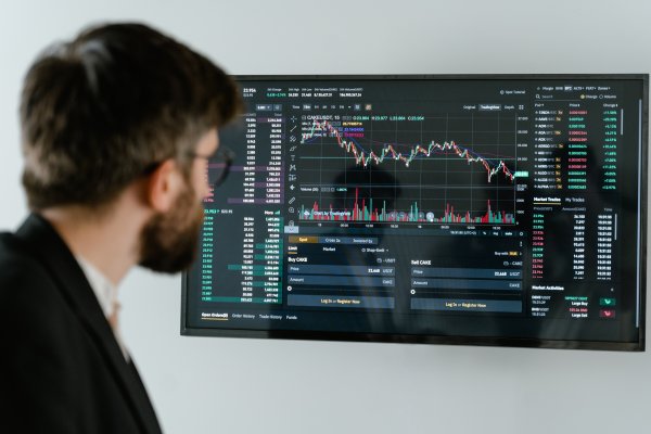 Lo que debes saber este viernes antes de que abra el mercado (+ Podcast)