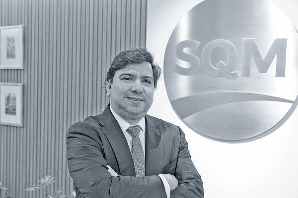 Gonzalo Guerrero: "Una empresa química y minera como SQM debe tener una relación asociativa con el entorno humano y ambiental”