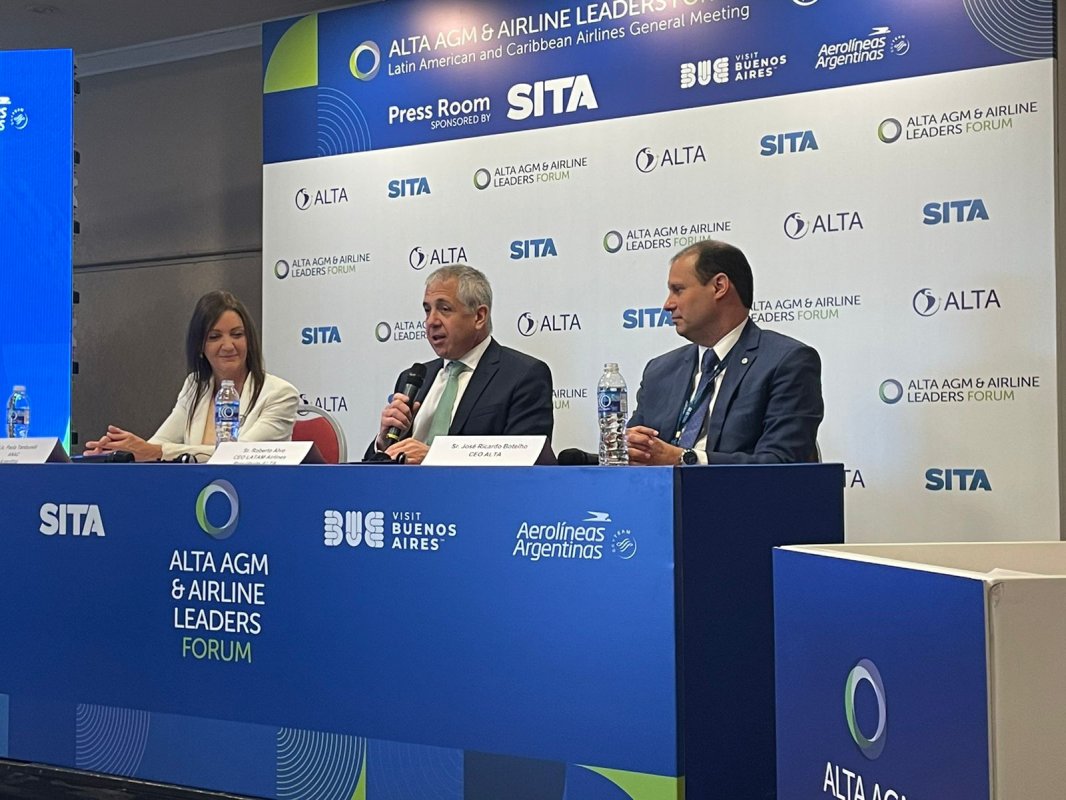 <p>Roberto Alvo, Latam Airlines: “Es necesario que los gobiernos ayuden a acelerar las industrias y empaticen con la situación de las líneas aéreas”</p>