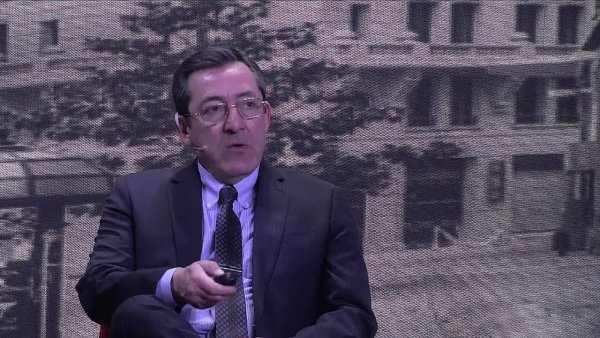 El economista Ángel Cabrera estima un dólar promedio sobre los $ 1.000 para el próximo año