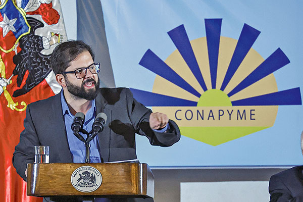 <p>La tensa jornada del Presidente Boric en cita con las PYME: “¡Exijo respeto!”</p>