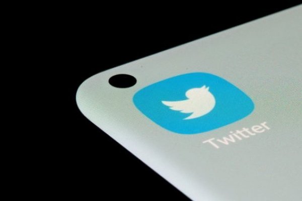 Acciones de Twitter caen por debajo de la oferta de Musk tras informe sobre posible revisión por parte del gobierno de EEUU