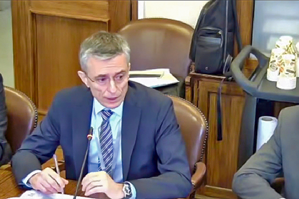 Metrogas responde a críticas de exministro Pacheco y asegura que el informe de la FNE resulta "poco convincente"