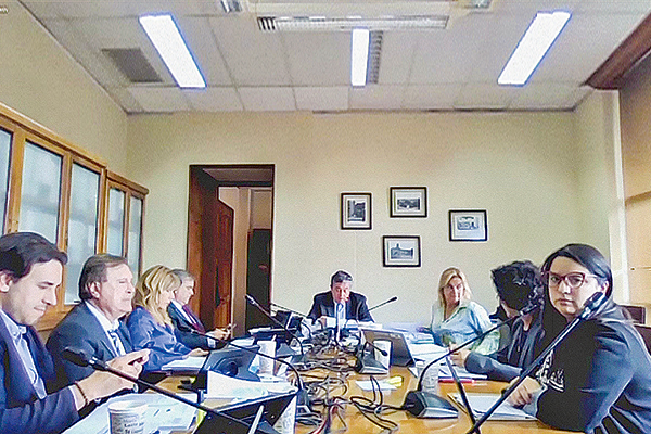 Dipres proyecta 2023 con caída del FEES y alza del Fondo de Reserva de Pensiones