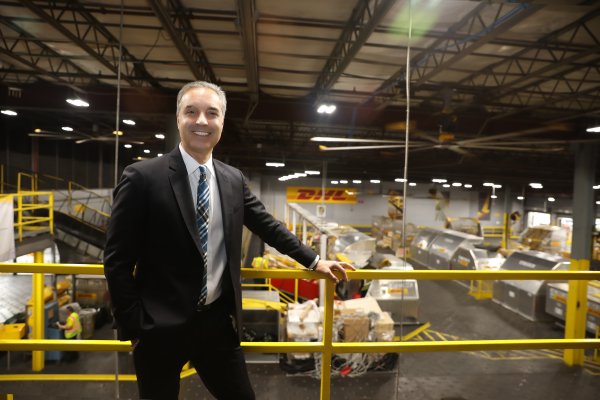 DHL se ajusta a la baja del consumo, pero anticipa un repunte del e-commerce a mediados de 2023