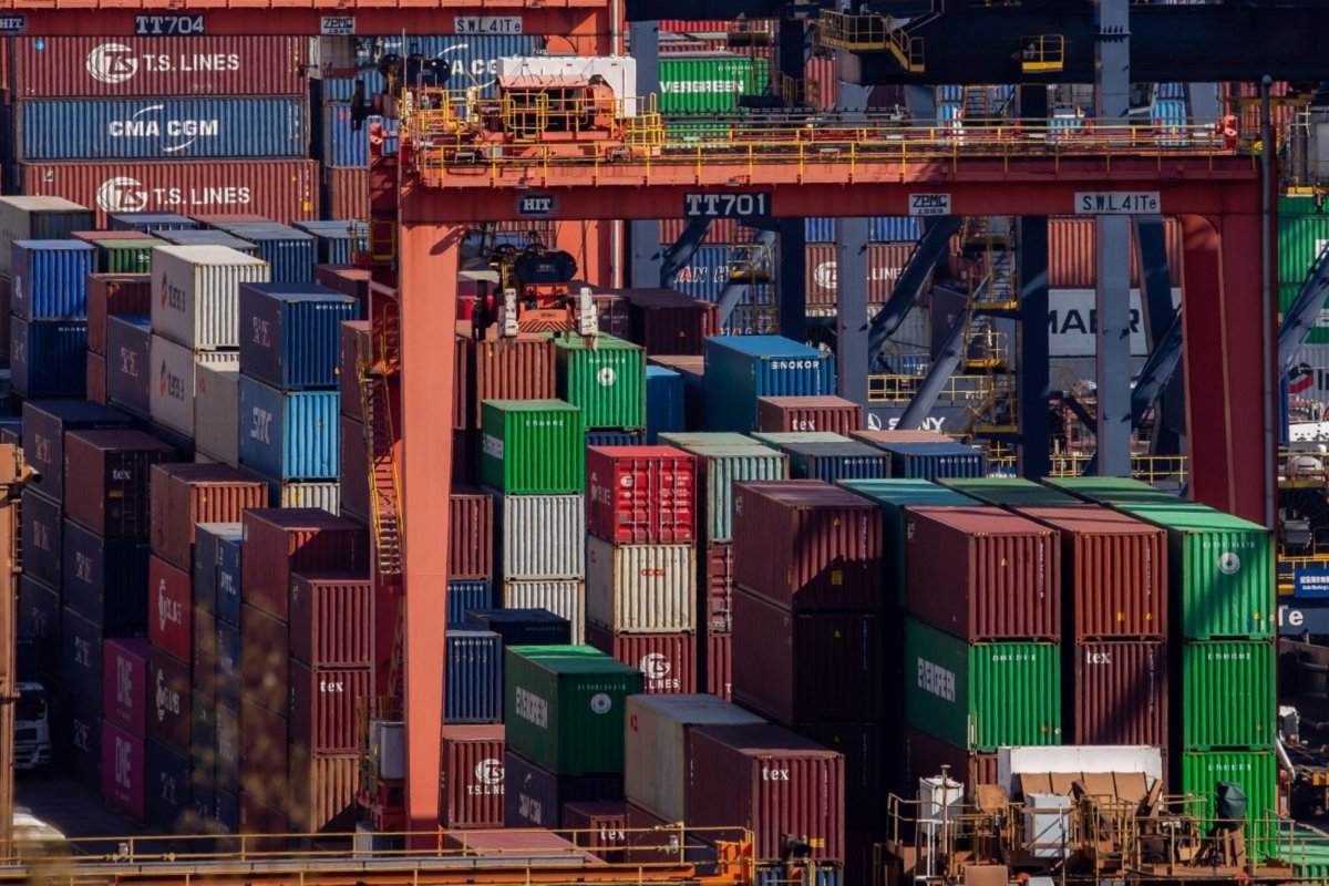<p>Más de 6 mil trabajadores portuarios inician paralización</p>
