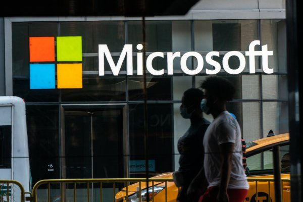 Microsoft expone sus brechas en su primer informe de mediana salarial