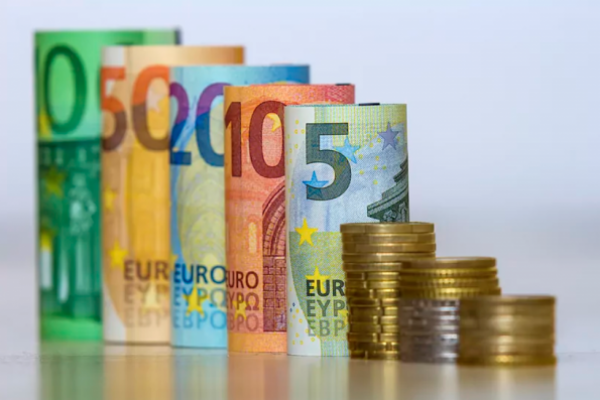 <p>La inflación de la zona euro marca otro récord en el 10,7% y mete más presión al BCE</p>