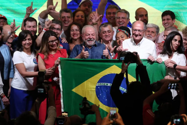 La profunda división de Brasil y las maltrechas finanzas, los grandes retos de Lula