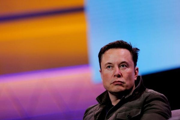 Musk consolida su poder en Twitter después de que la junta es destituida